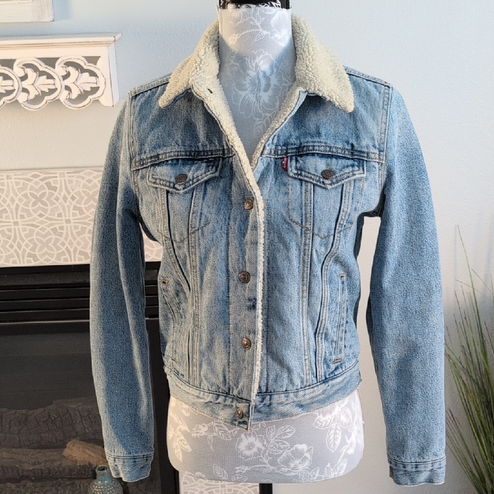 Levi's Blue Jean Jacket with Cream Sherpa Lining